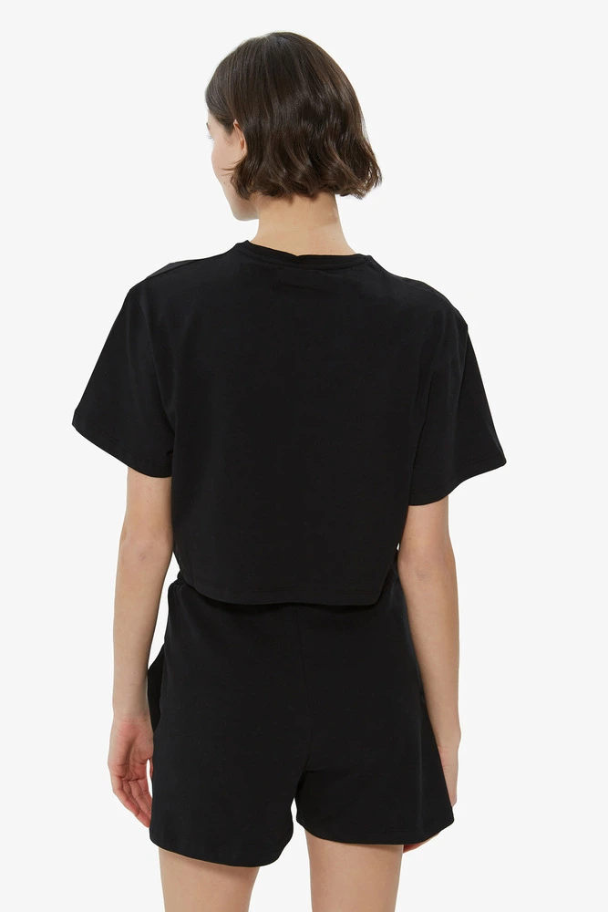T-Shirt Siyah Bisiklet Yaka Crop T-shirt